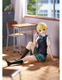Strawberry 100% figurine... 2