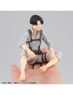 Attack on Titan figurine... 2